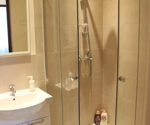 Fredry 8 Kwatera prywatna *