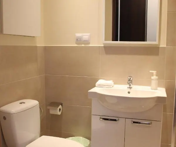 Fredry 8 Kwatera prywatna *