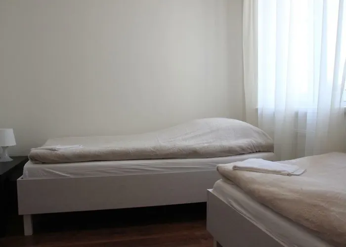 Kwatera prywatna Fredry 8 *